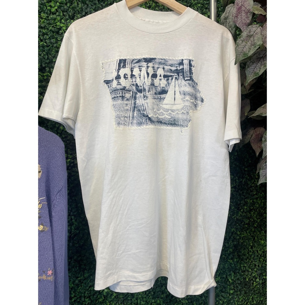 vtg 80s IOWA SURFING SAILING Tshirt // farm core cute state corn surf coastal